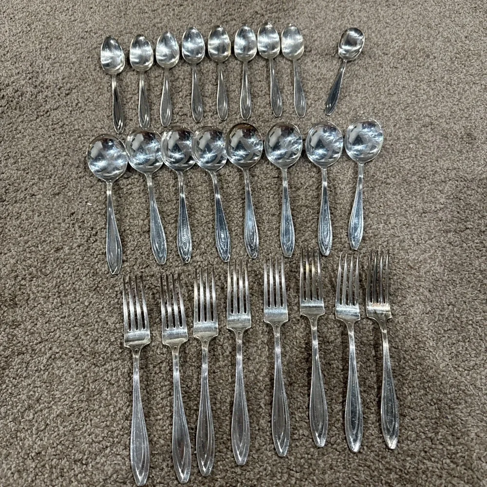 1847 Rogers Bros Silhouette Flatware Silverware Fork Spoon Soup Service For 8